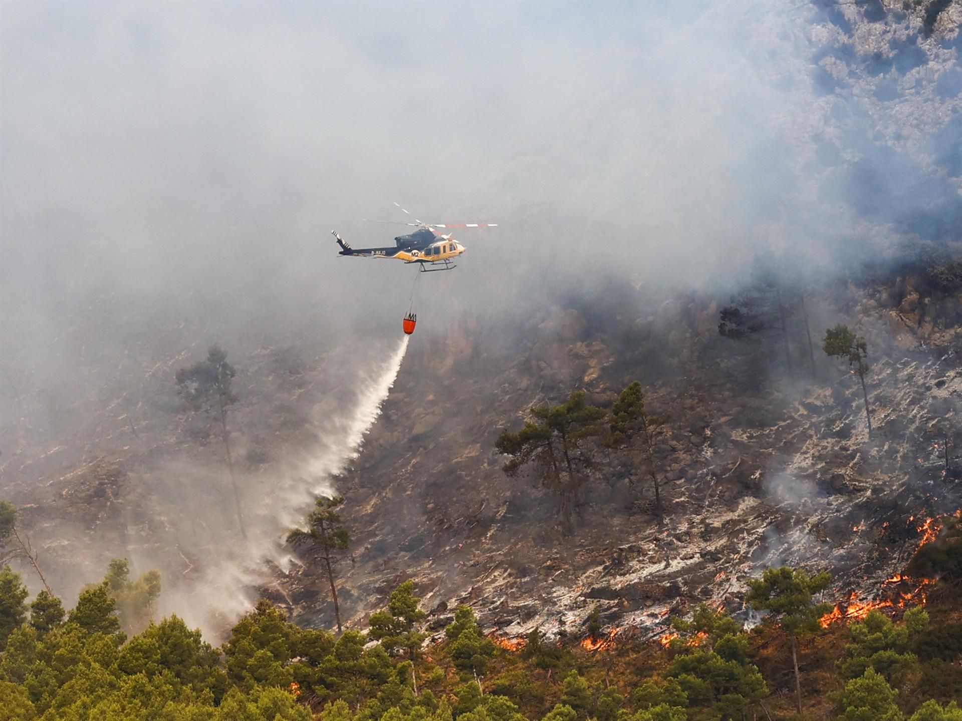Espectaculares imágenes del incendio en Bejís