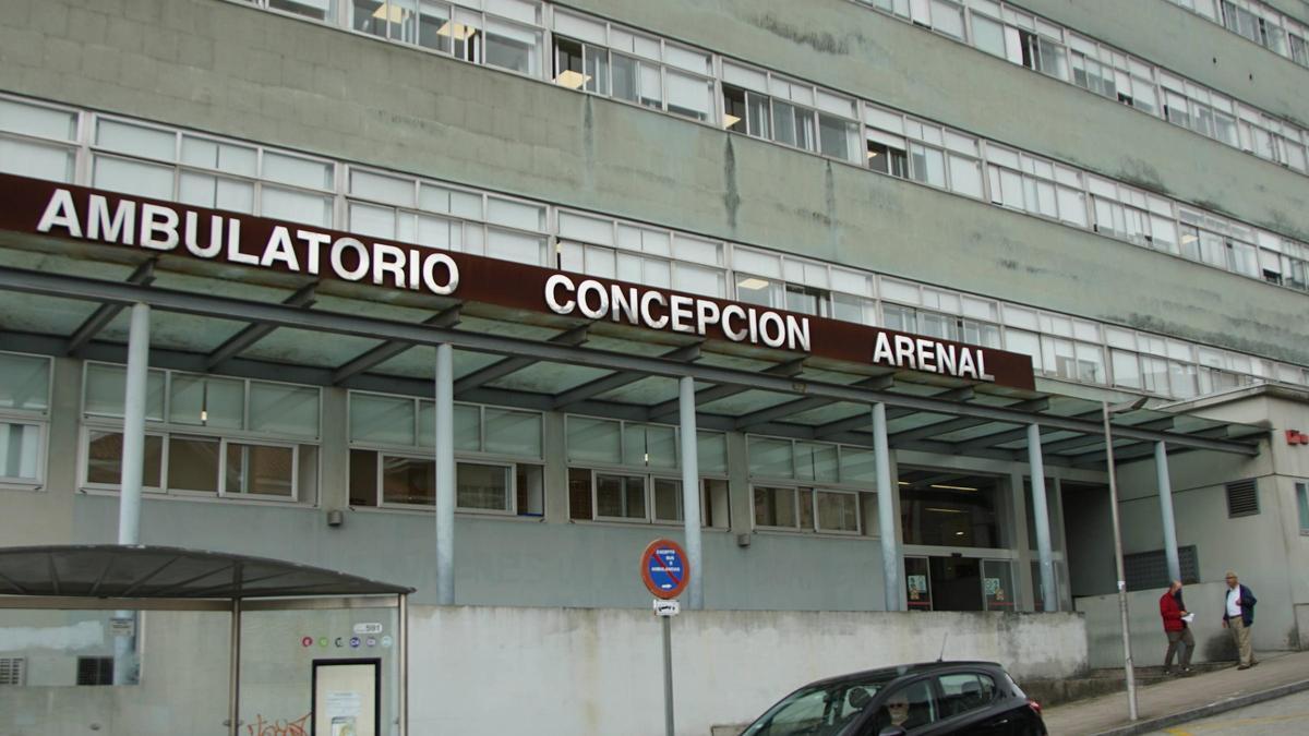 El centro de salud Concepción Arenal de Santiago va a ser sometido a un cambio en su pavimentación.