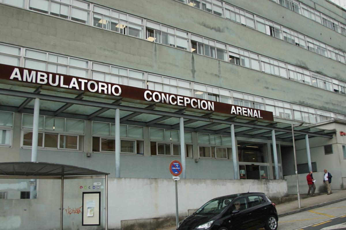El centro de salud Concepción Arenal de Santiago va a ser sometido a un cambio en su pavimentación.