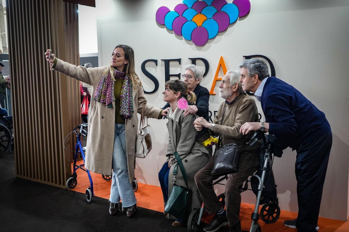 Fotogalería | Arranca el primer día de la Feria de los Mayores en Badajoz