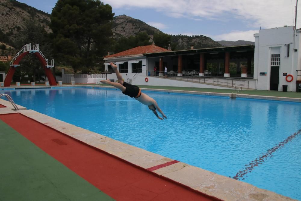 Alcoy inicia la temporada de piscinas