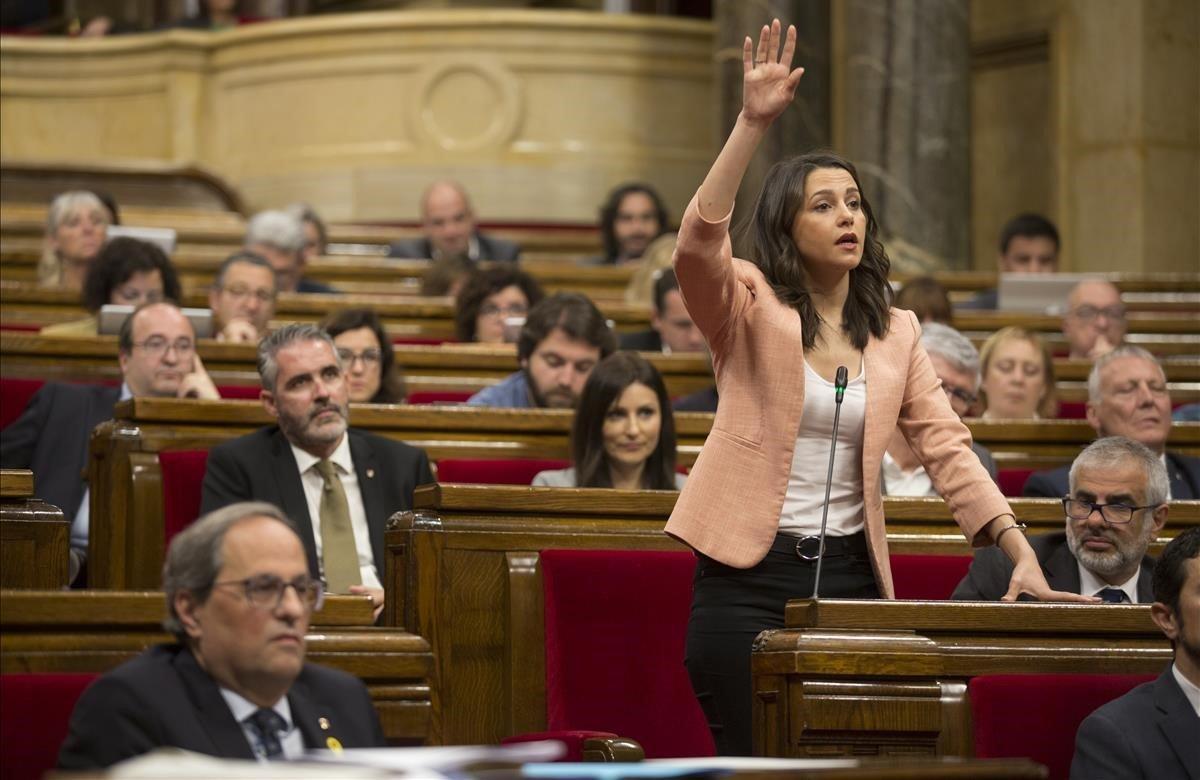 Inés Arrimadas ha vivido este miércoles su último pleno en el Parlament de Catalunya. La líder de la oposición deja el acta de la Cámara catalana tras haber sido elegida diputada en el Congreso en las pasadas elecciones generales del 28-A.