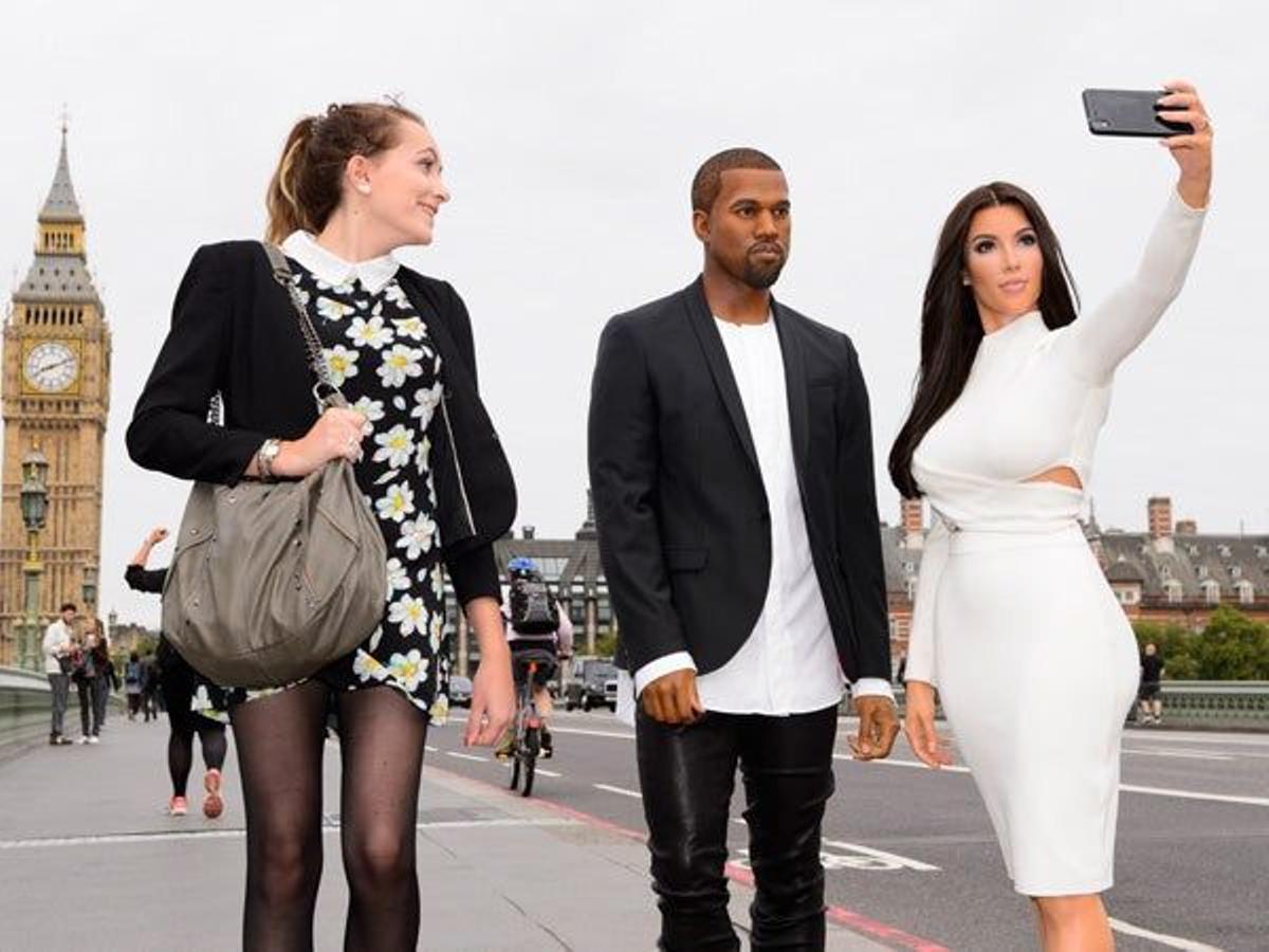 Kim Kardashian y Kanye West junto al Big Ben