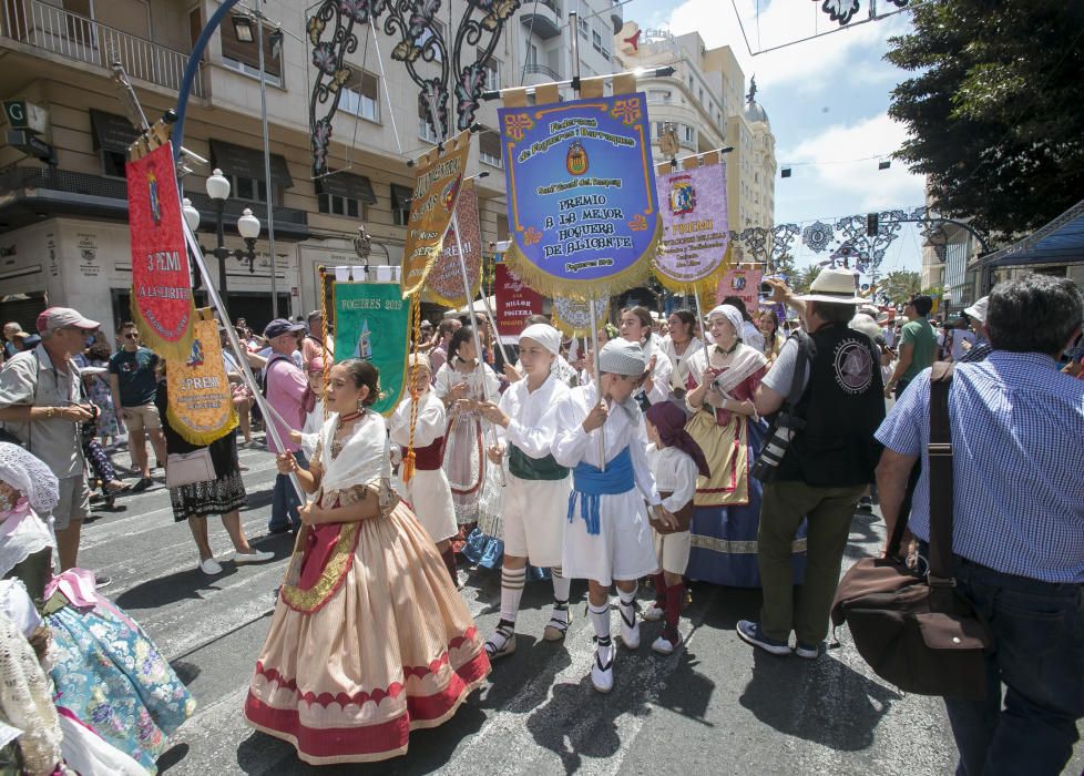 Hogueras 2019: El sábado festero arranca con el desfile de recogida de premios.