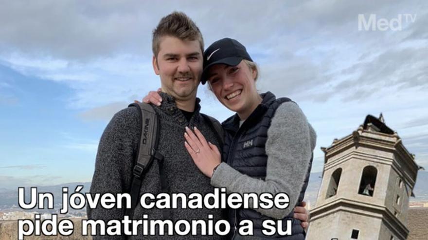 Un joven canadiense pide matrimonio a su novia en lo alto del Fadrí