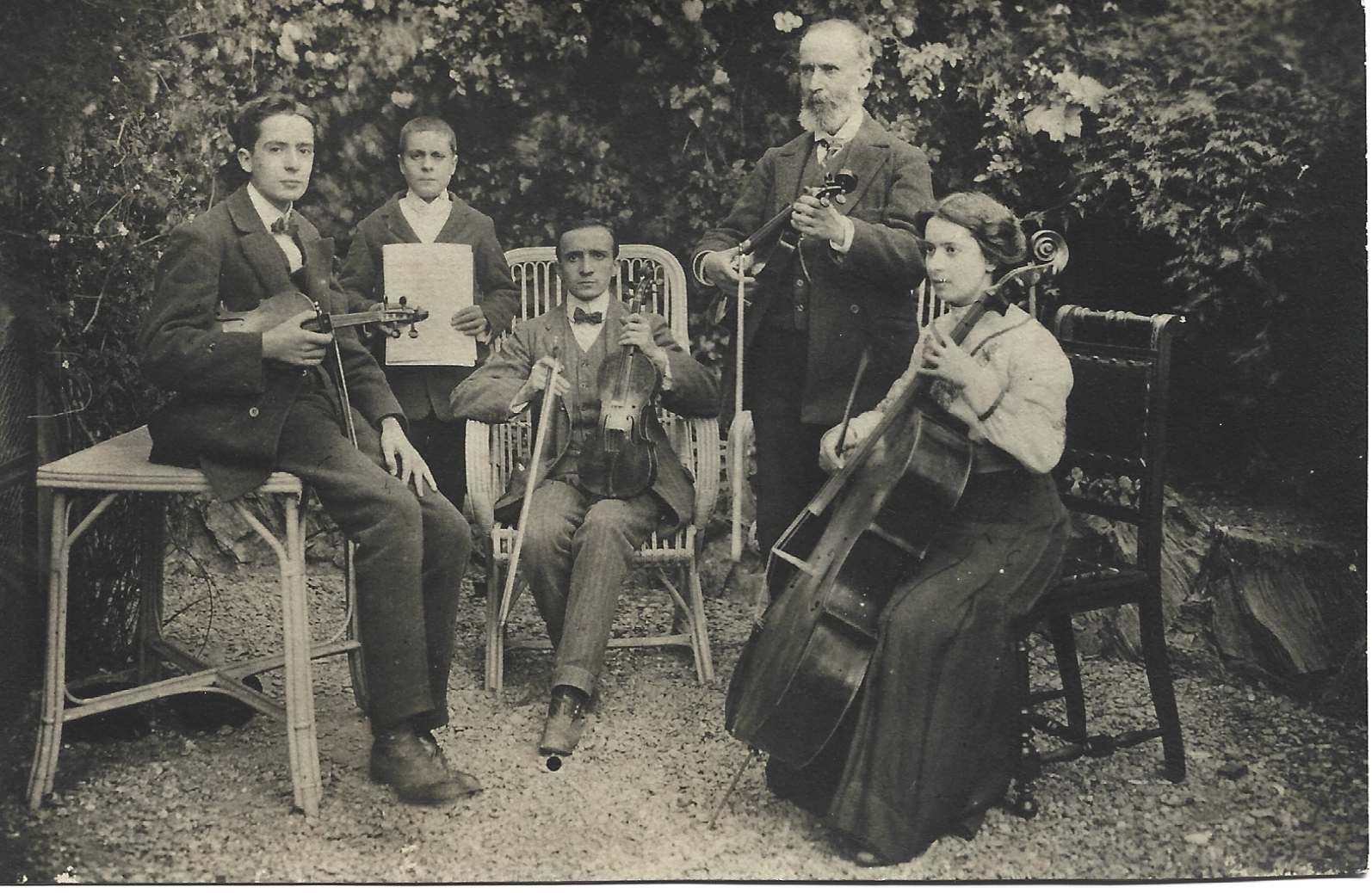 El Quintet Massalleras format per Lluís Massalleras i quatre dels seus fills, l'any 1910.