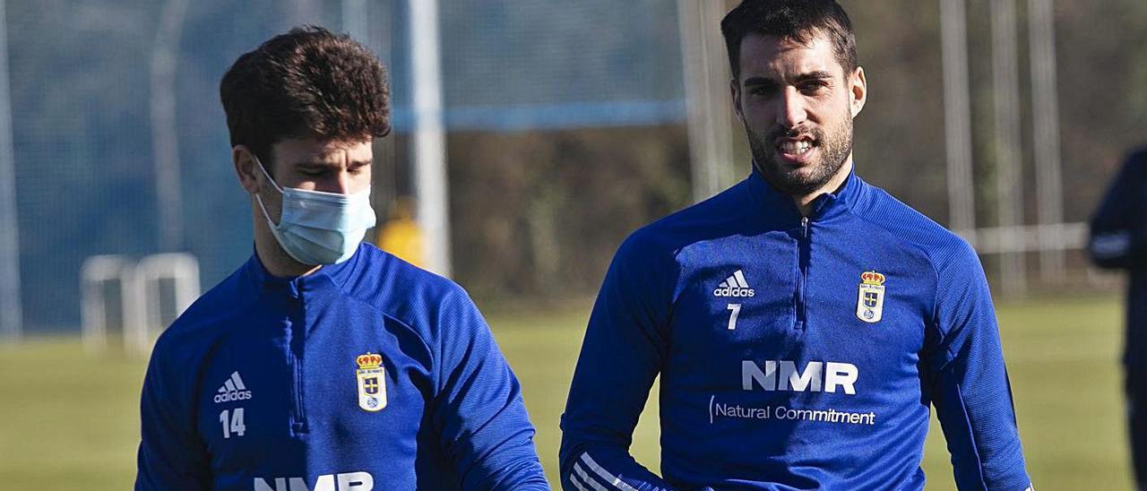 Jimmy, a la izquierda, y Diegui Johannesson durante un entrenamiento en El Requexón. |