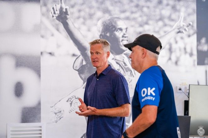 Steve Kerr da una charla a los jugadores del Mallorca en Son Bibiloni