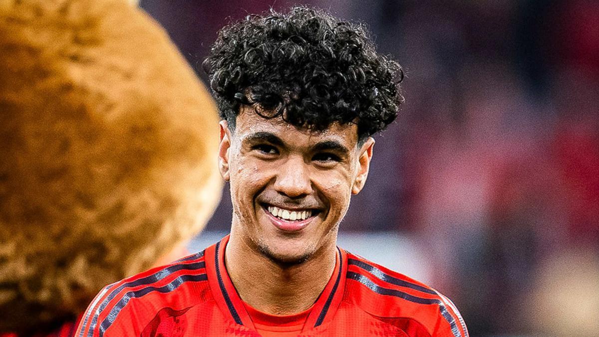 Adam Aznou, desconento con su pobre protagonismo en el Bayern