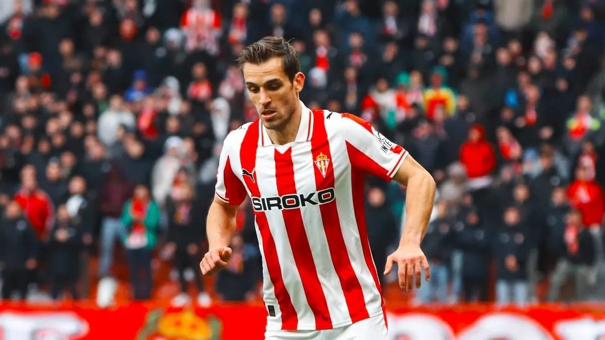 Brian Oliván, en un encuentro con el Sporting de Gijón, esta temporada.