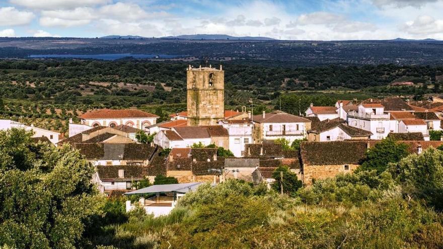 Perales del Puerto convoca una protesta este martes por el cierre del banco  - El Periódico Extremadura