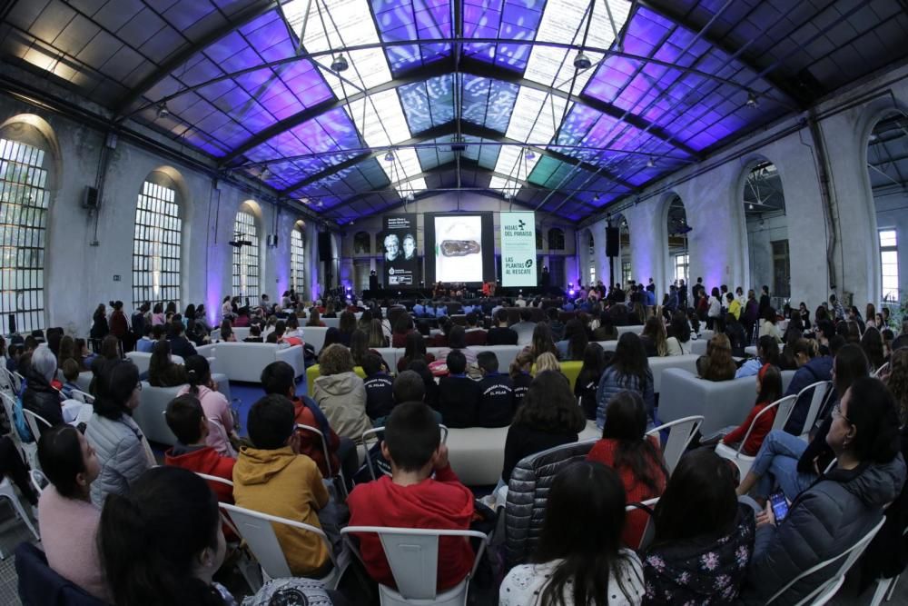 Acto de Sandra Myrna Díaz y Joanne Chory en Oviedo.