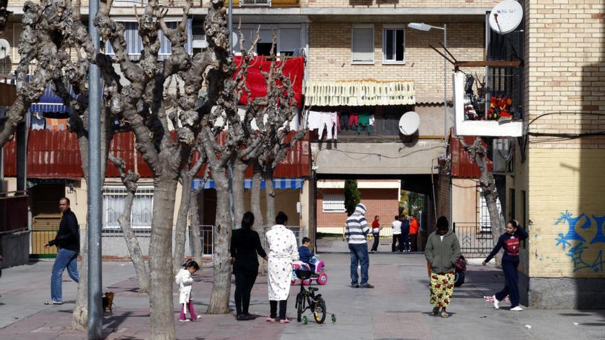 Derechos Sociales inicia un proyecto de intervención social con 200 menores del barrio de Los Rosales