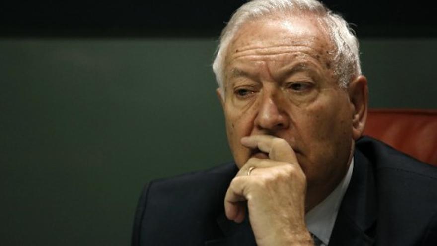 Zapatero comunica a Margallo que realizará un viaje a Marruecos