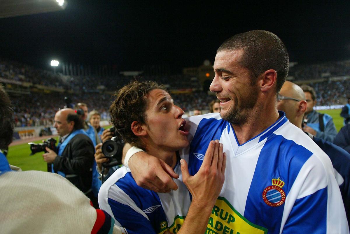 Coro celebra su gol con Pandiani en la inolvidable noche del 13 de mayo de 2006.