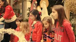 El entrañable concierto de la coral infantil de Cangas para recaudar fondos para su primer videoclip