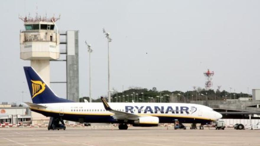 Un dels avions de Ryanair té a l&#039;Aeroport de Girona