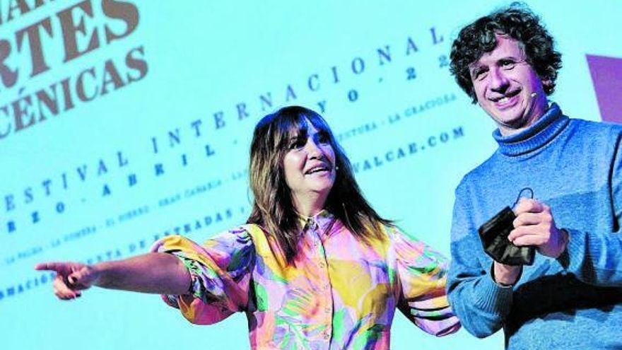 Melani Olivares y Gabino Diego en el acto de presentación del V Festival Internacional Canarias Artes Escénicas.  | | LP/DLP