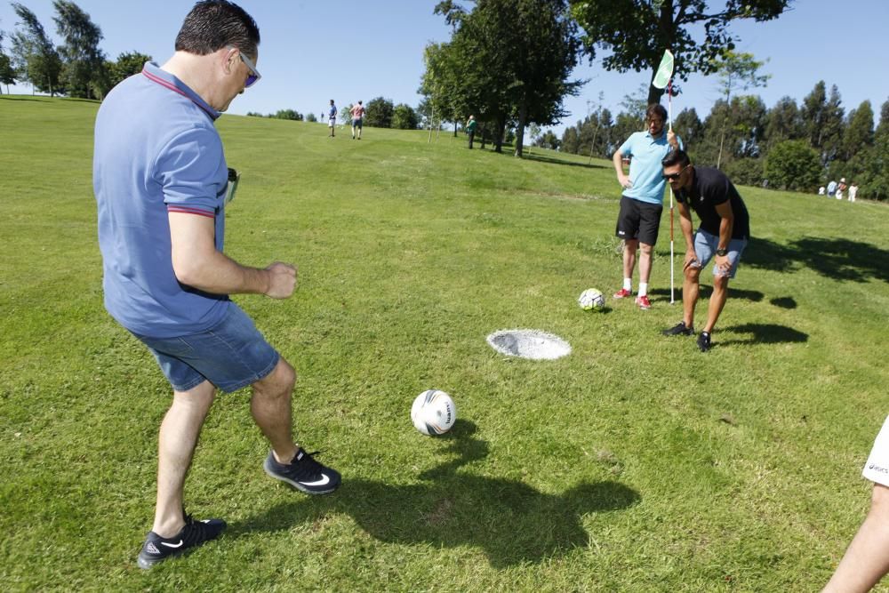 Primer campeonato de "futgolf" en Asturias.