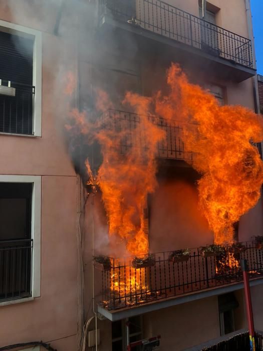 Incendi en un bloc de pisos de Sallent