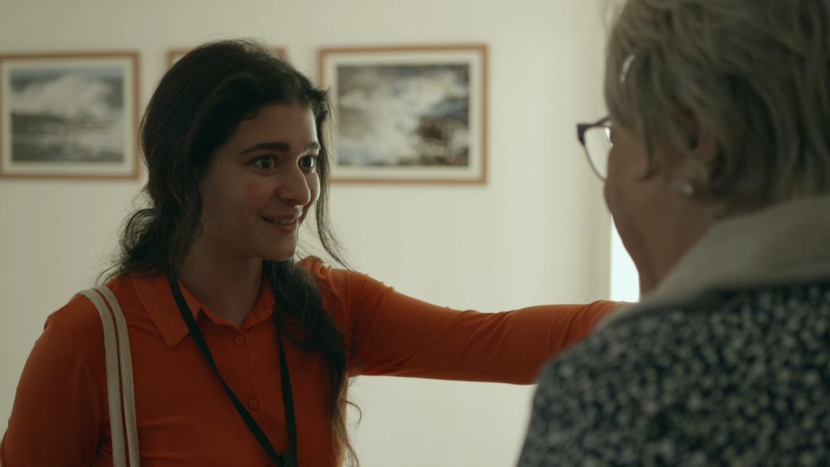 Las actrices Marian Mascarella y Cristina Zaragoza en el corto 'La Llave'.