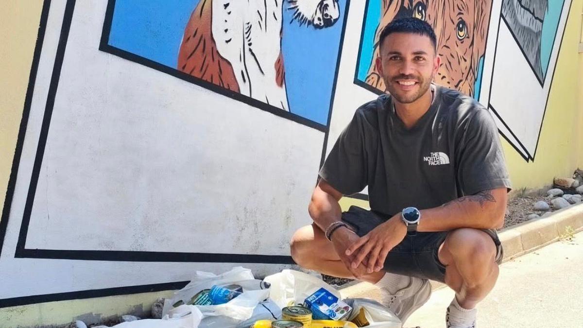 Carlos, el influencer de Ibiza que eligió celebrar su cumpleaños ayudando a los animales del centro de Sa Coma.
