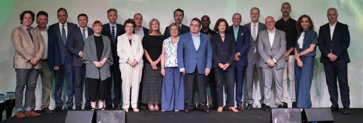 Foto de patrocinadores y colaboradores del evento celebrado en la Real Fábrica de Tapices de Madrid.