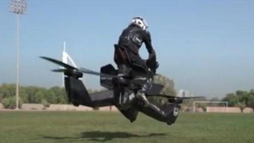 La Policía de Dubai entrena con motos voladoras