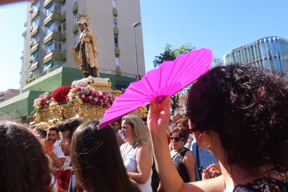 La procesión de la Virgen del Carmen por las calles de El Palo.