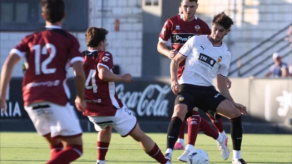 El golazo antológico de Sato en su debut con el Valencia CF
