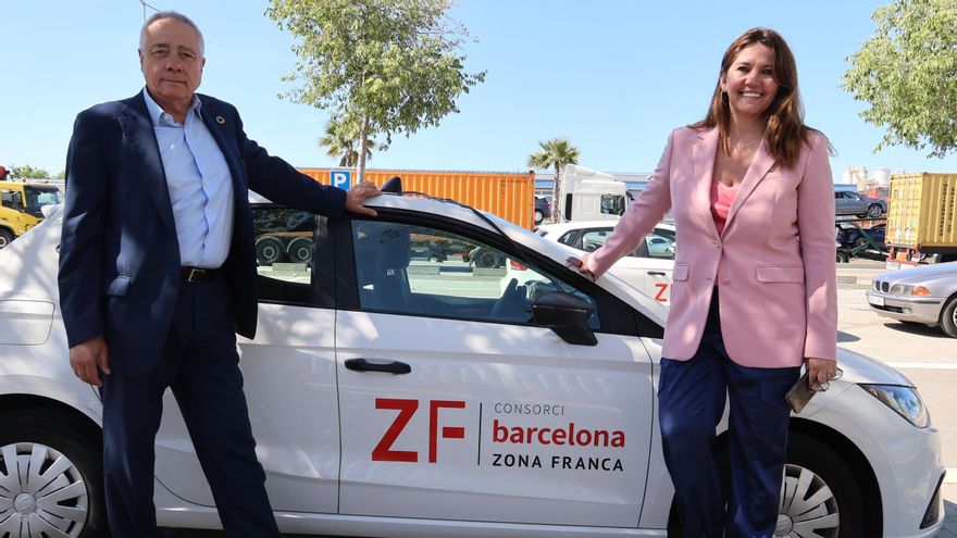 Pere Navarro, delegado especial del Estado en el CZFB, y Blanca Sorigué, directora general del CZFB