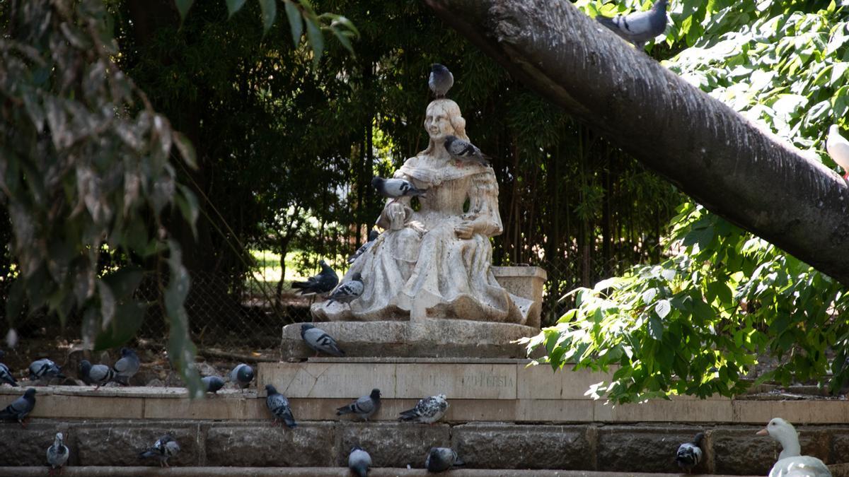 Estatua de Carolina Coronado en el parque de Castelar.