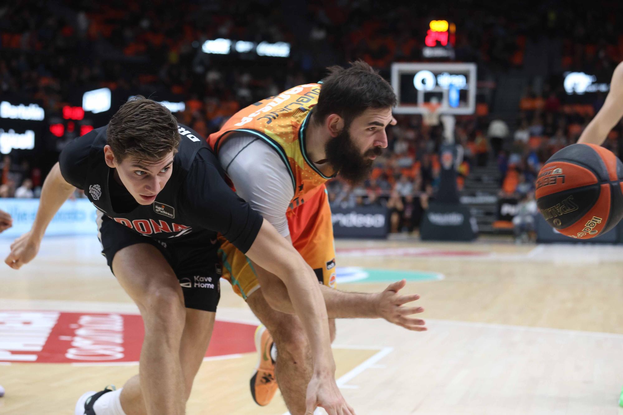 Las mejores imágenes del Valencia Basket - Girona Basketball