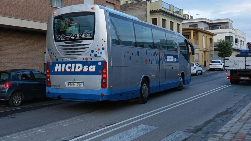 Foto de archivo de un autobús en Moncofa de la marca Hicid, que ha sido la adjudicataria de la línea hasta Castelló.  | MIGUEL ÁNGEL SÁNCHEZ
