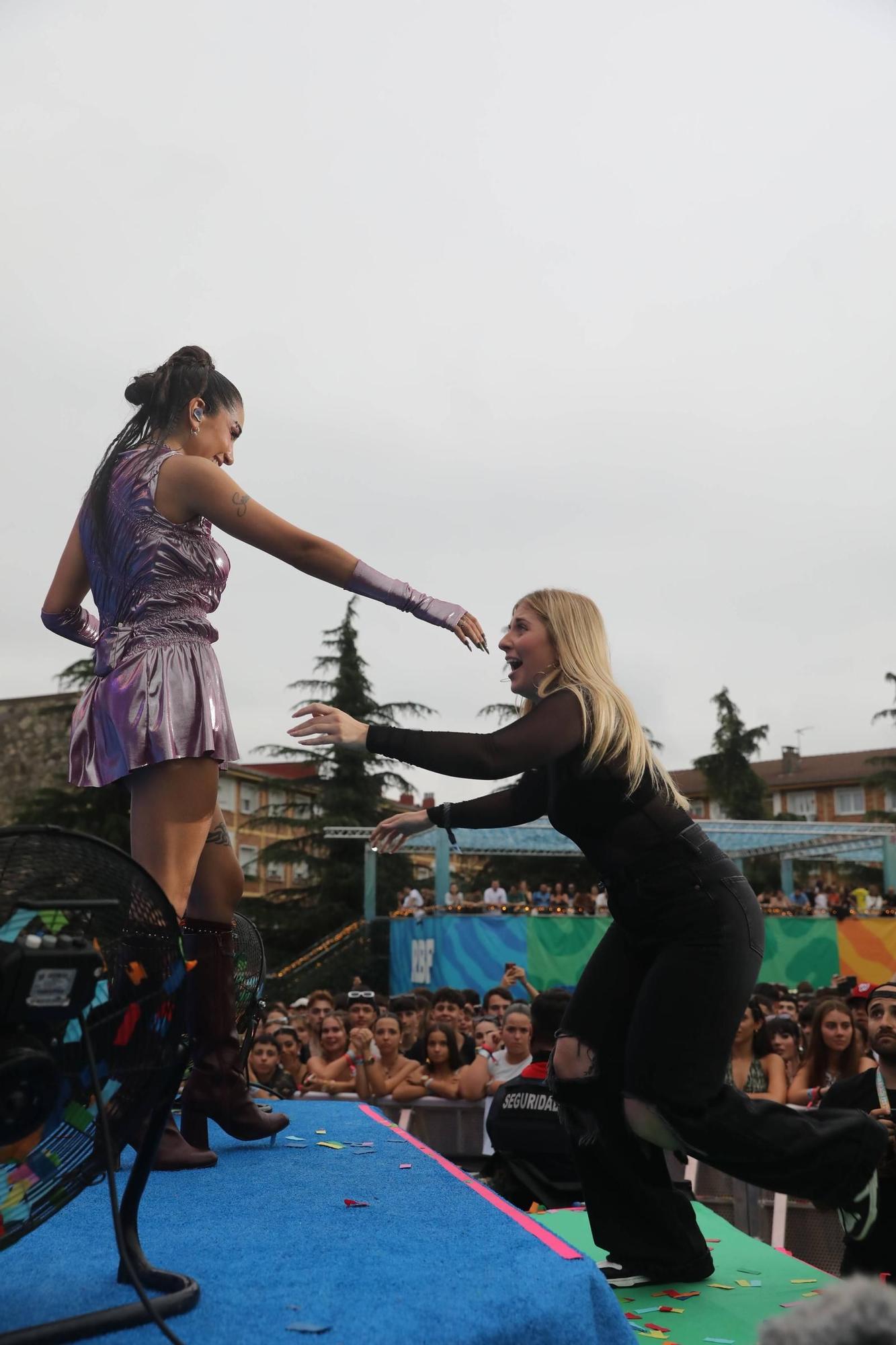 En imagenes | Segunga jornada del Reggaeton Beach de Avilés