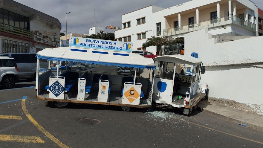 Un tren turístico pierde el control y &#039;descarrila&#039; en Puerto del Rosario