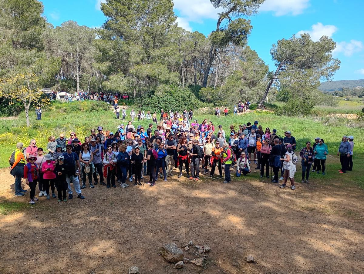 La jornada para reivindicar los caminos públicos de Ibiza y vías agropecuarias en imágenes La jornada para reivindicar los caminos públicos de Ibiza y vías agropecuarias en imágenes