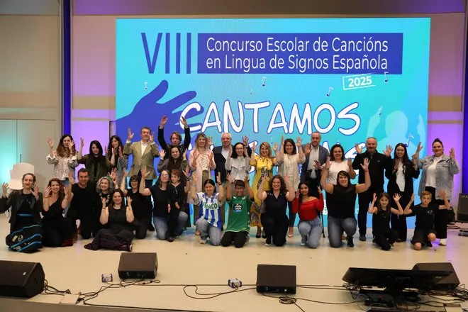 Así ha sido la entrega de premios del VIII concurso escolar "Cantamos coas mans" en Santiago