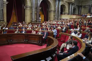 Lectura de la declaración institucional del Parlamento de Cataluña sobre el valenciano en Alicante