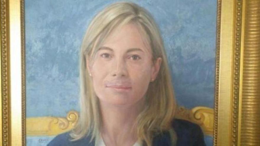 Pintan un bigote en el retrato oficial de Sonia Castedo en el Ayuntamiento de Alicante