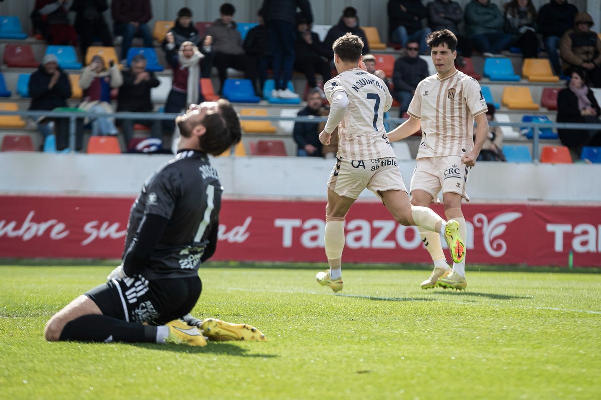 Nacho Quintana celebra el primer tanto en Tarazona.