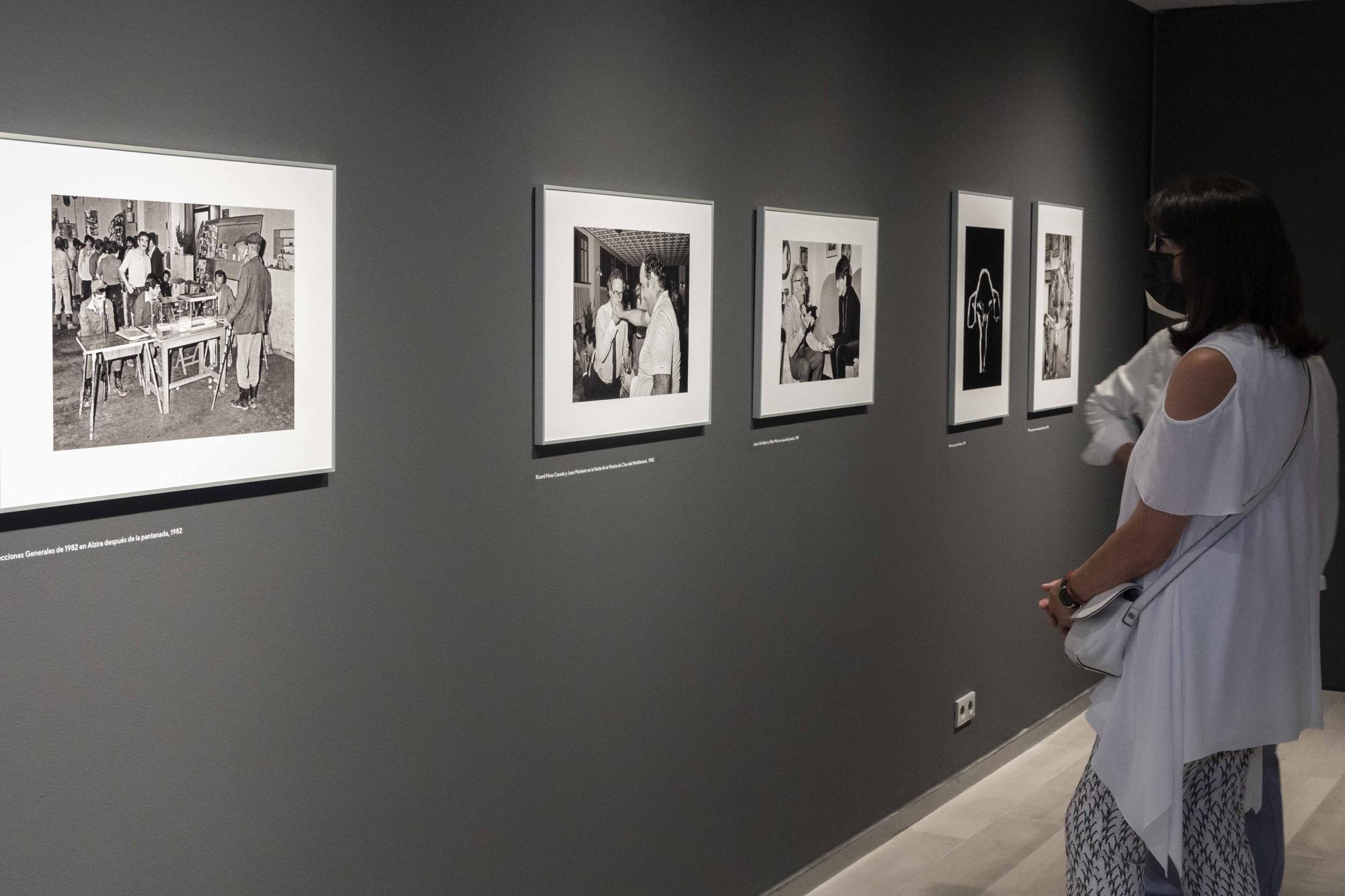 Llenazo en la inauguración de "Miradas" de José Aleixandre