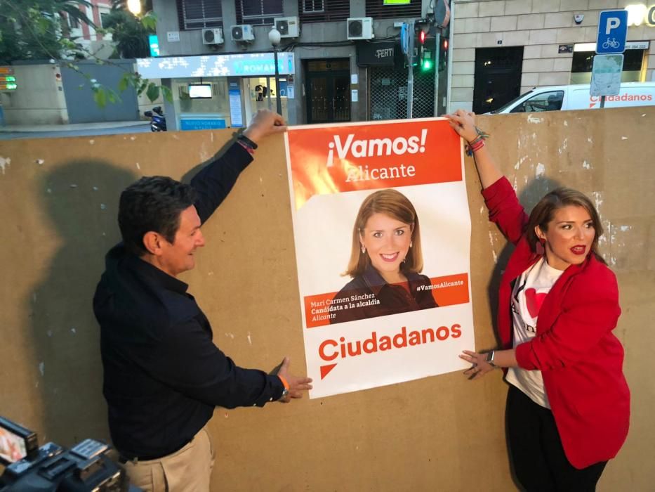Pegada de carteles elecciones municipales 26-M