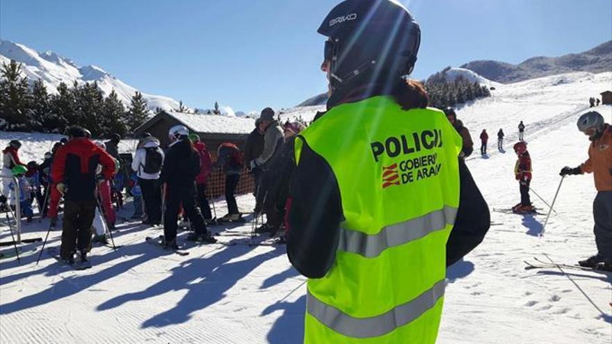 La Policía ‘erradica’ del esquí el intrusismo profesional