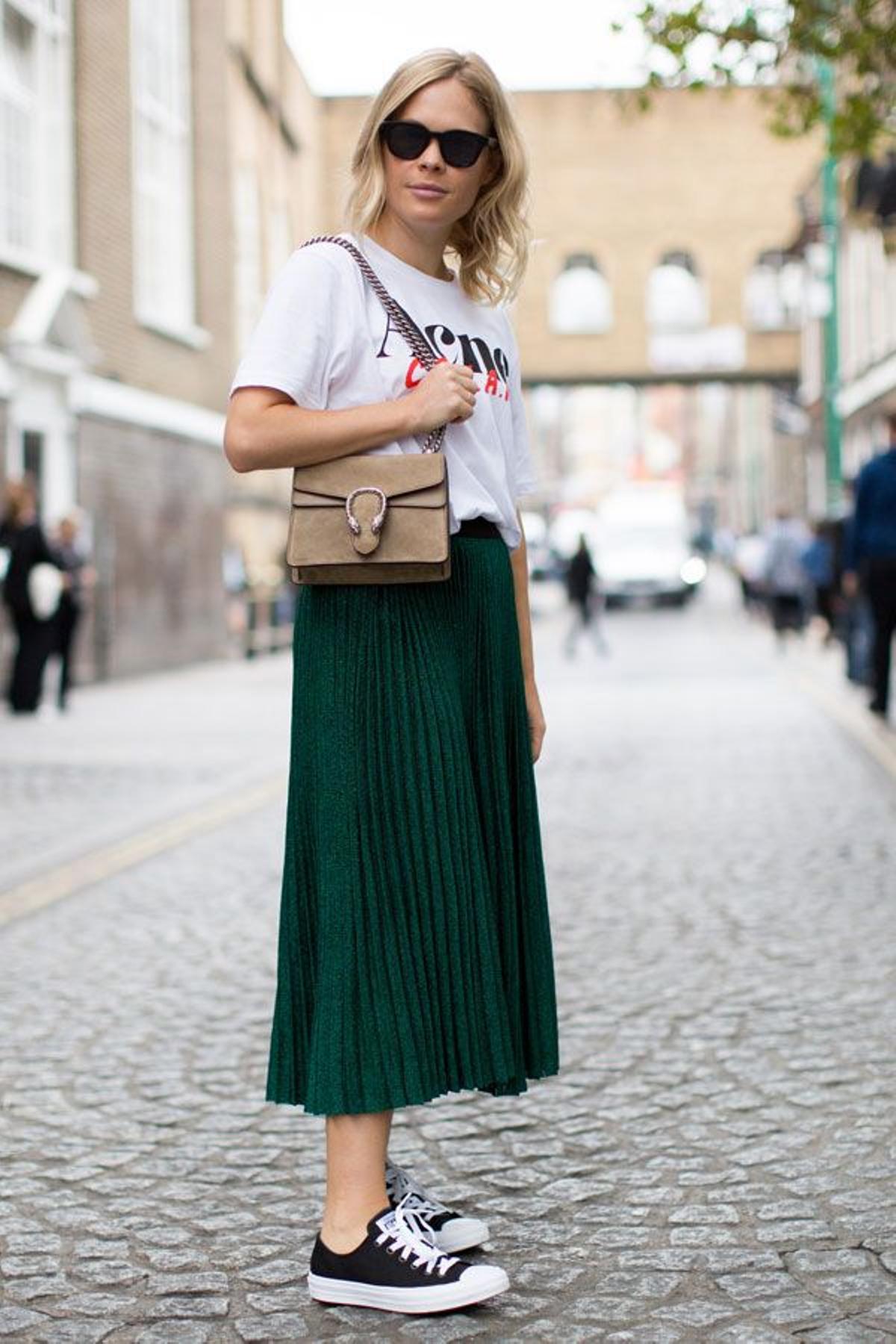 Look verano: camiseta más falda plisada