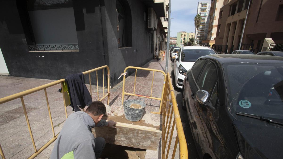 Obras en la red de agua de Xàtiva, en una imagen de archivo.