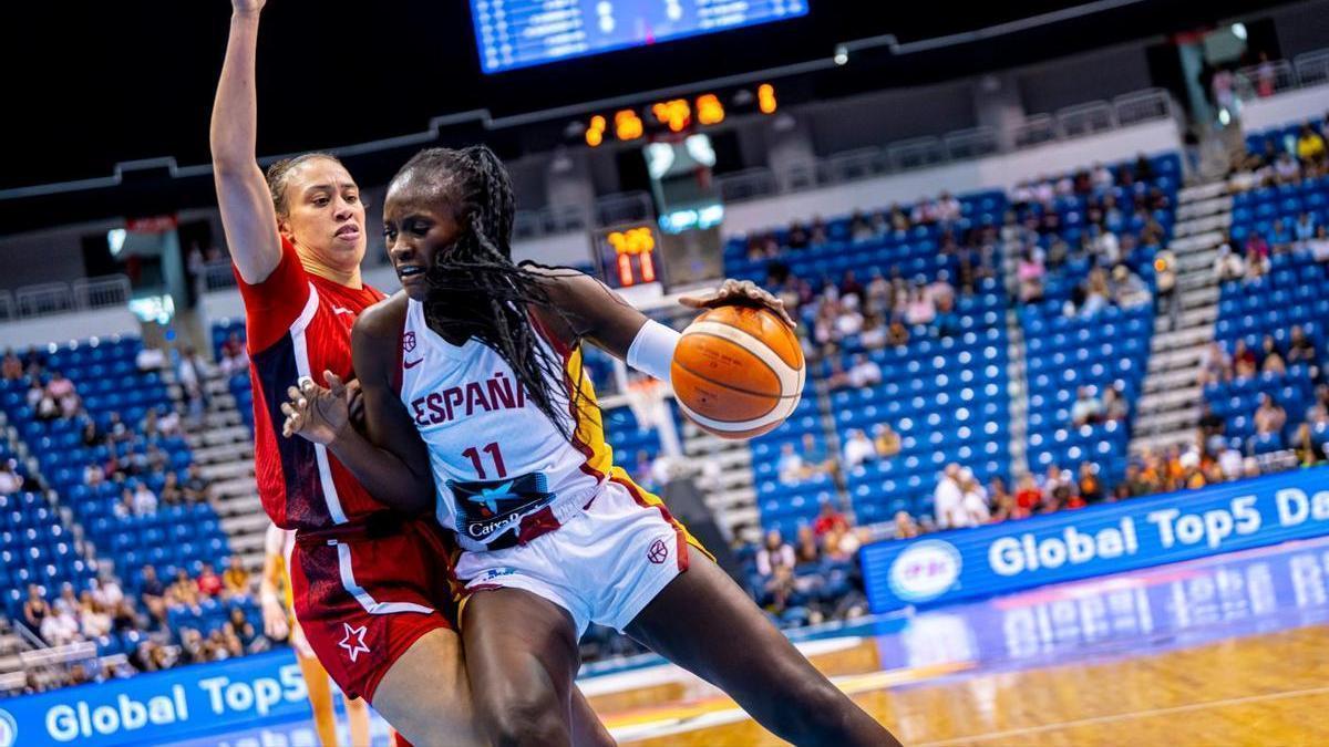 Awa Fam, en el último partido del PreMundial de Puerto Rico, entre España y Estados Unidos.