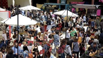 Barcelona ya celebra Sant Jordi