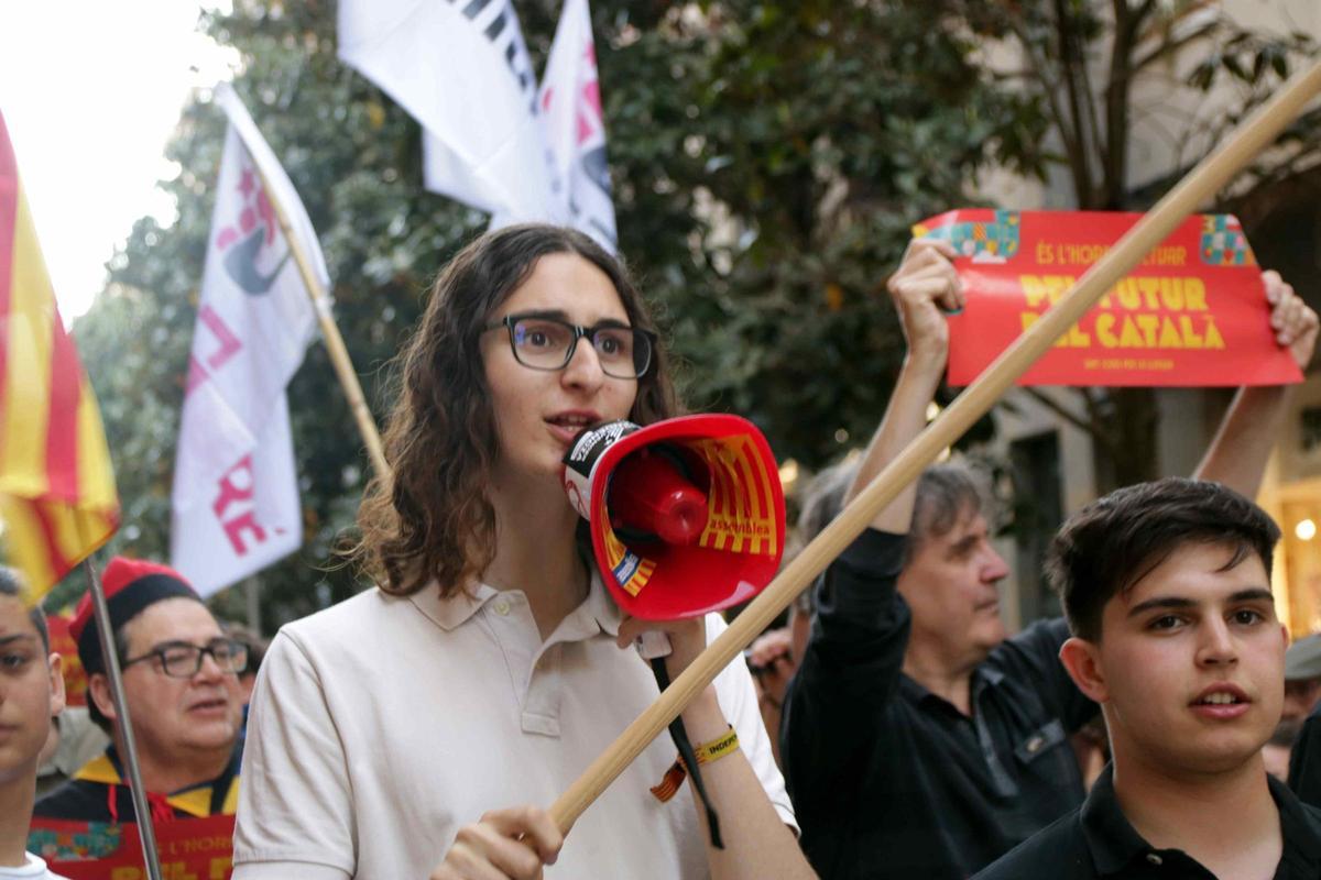 Les imatges de la mobilització en defensa del català a Girona