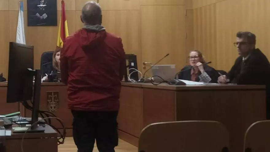 Condenado en Ourense por besar sin consentimiento a una compañera de trabajo menor de edad que sufrió «nerviosismo» y «temor»